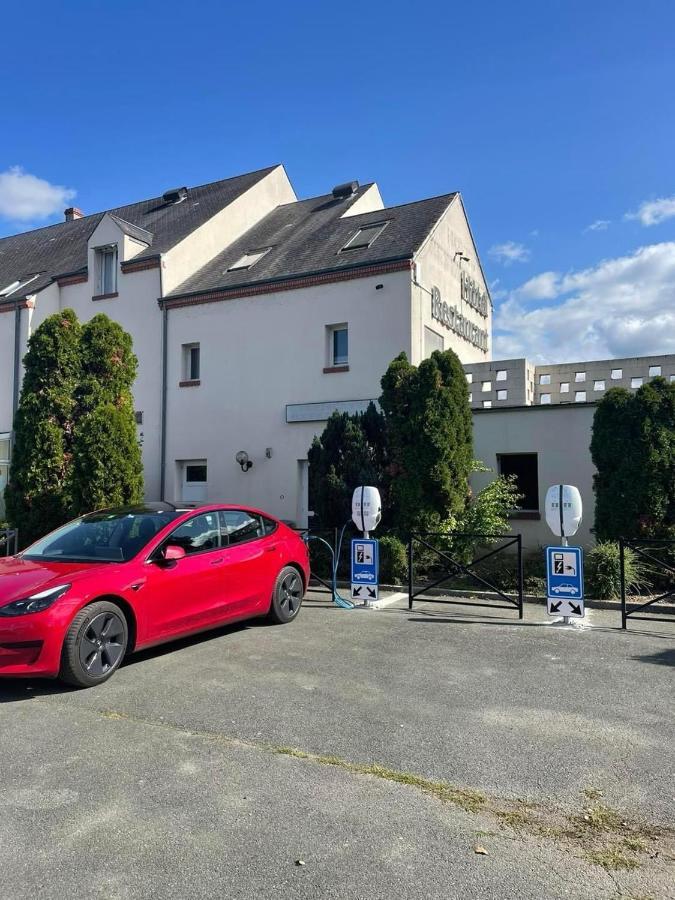 Logis Hotel Sully Le Chateau Saint-Pere-sur-Loire Екстер'єр фото